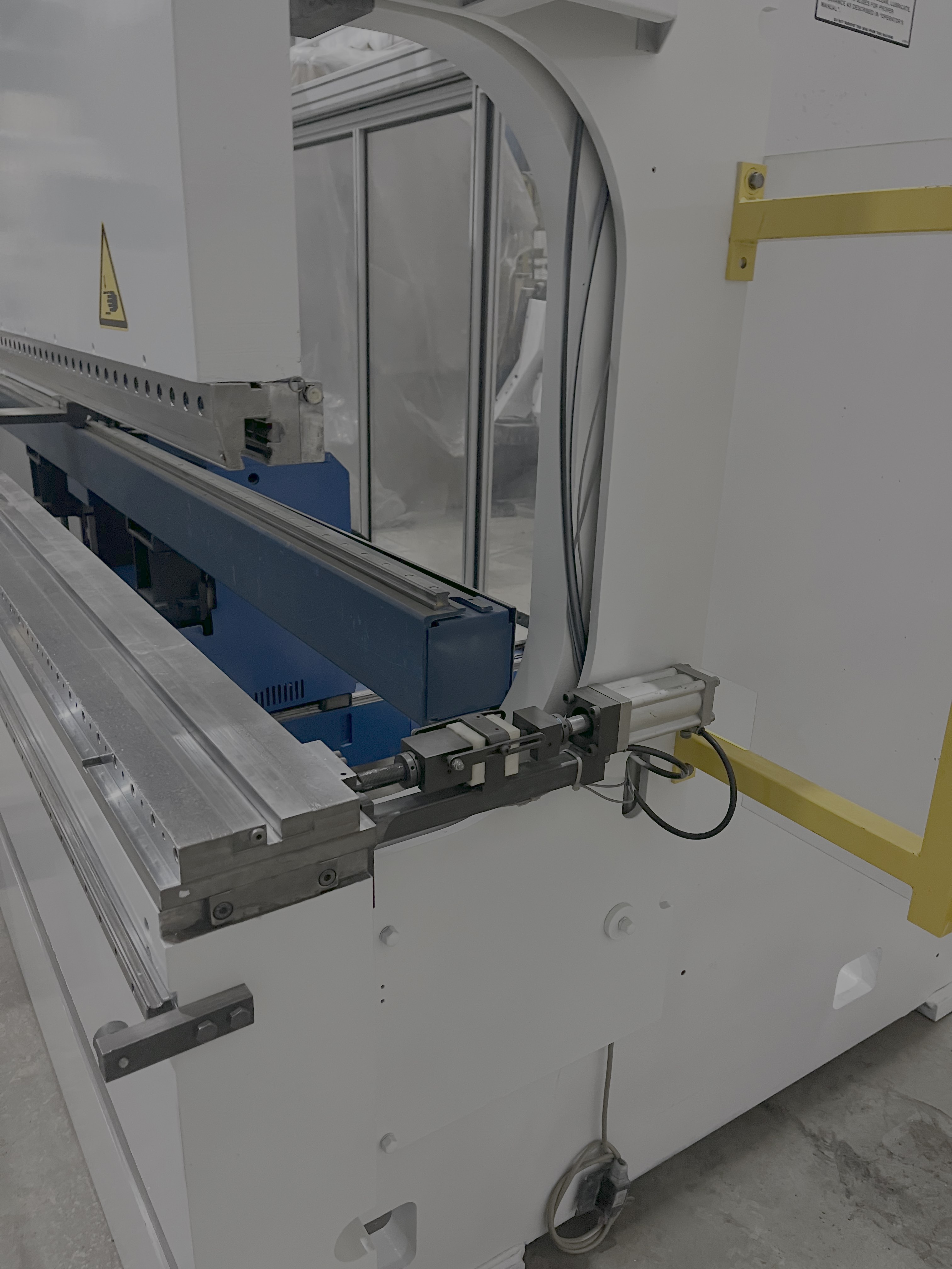 187 Ton X 13’ Trumpf V170 CNC Hydraulic Press Brake 